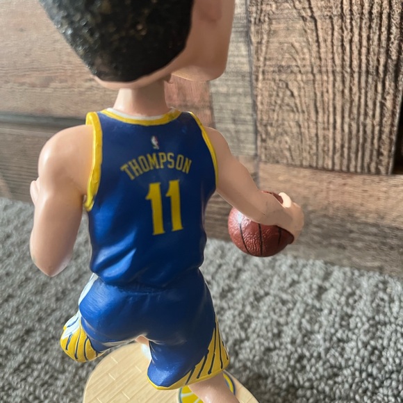 KLAY THOMPSON Golden State Warriors FoCo LEGENDS OF THE COURT 96/2015 BOBBLEHEAD - Picture 7 of 9